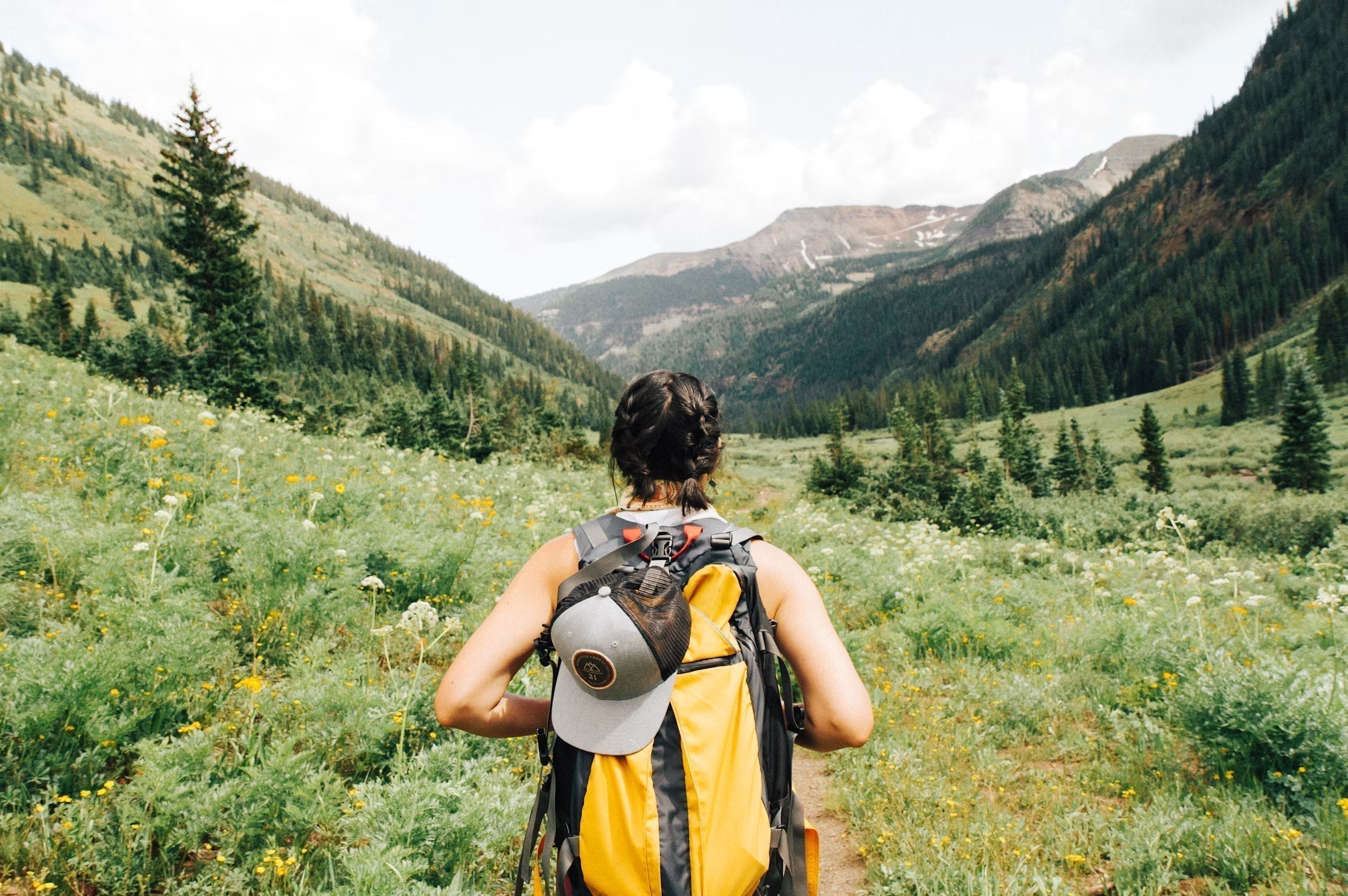 25 Best Gifts for Walkers & Hikers in the UK – Thoughtful Ideas They'll Actually Use