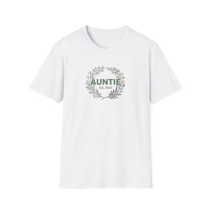 Auntie Est. 2025 T-Shirt — Floral Wreath New Aunt Gift