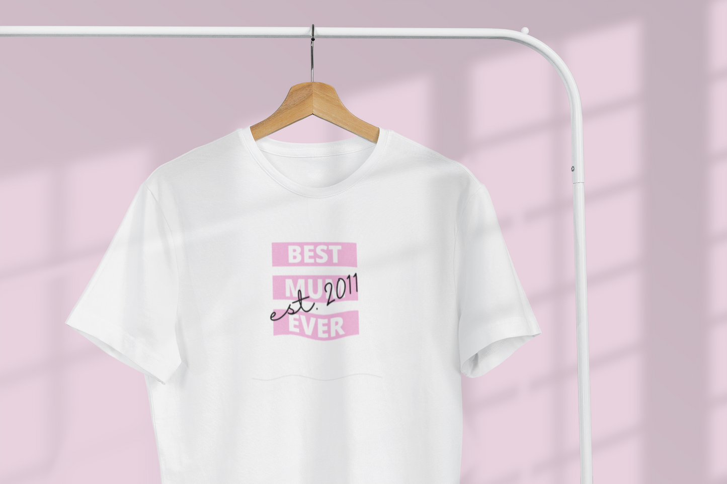 Best Mum Ever T-Shirt — Elegant Text Graphic Tee (Choose Your Colour)