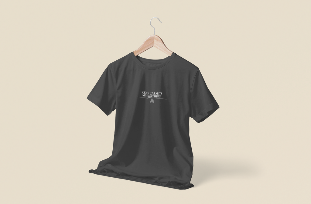Black crewneck T-shirt with 'Keep calm my birthday' chest print